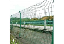 双边丝护栏网 铁丝网防护网 高速公路护栏网 围墙围栏隔离网