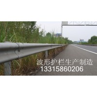 重庆安全防护栏马路柳州方管铁护栏公路波形护栏板活动防护栏杆