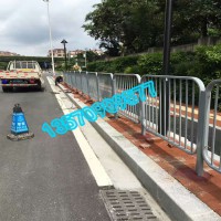 深圳公路护栏批发 人行道港式护栏规格 东莞深标护栏厂家