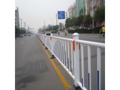 供应河源城市道路围栏 量大从优 惠州机动车防撞面包管护栏图2