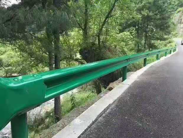 贵达厂家现货高速喷塑波形护栏板乡村道路防撞设施厂家定制图6