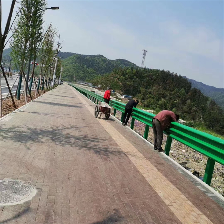可定制波形护栏 高速 省道 县道乡村防护栏 防腐性好贵达