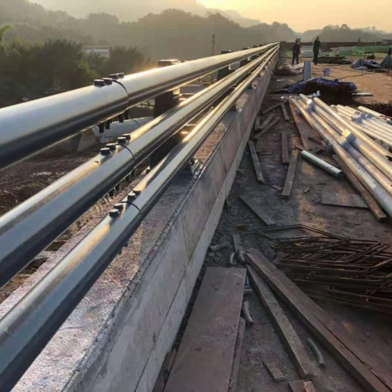 不锈钢隔离防撞桥梁护栏工程 河道观景桥梁 护栏支架隔栏厂家供应  贵达图3