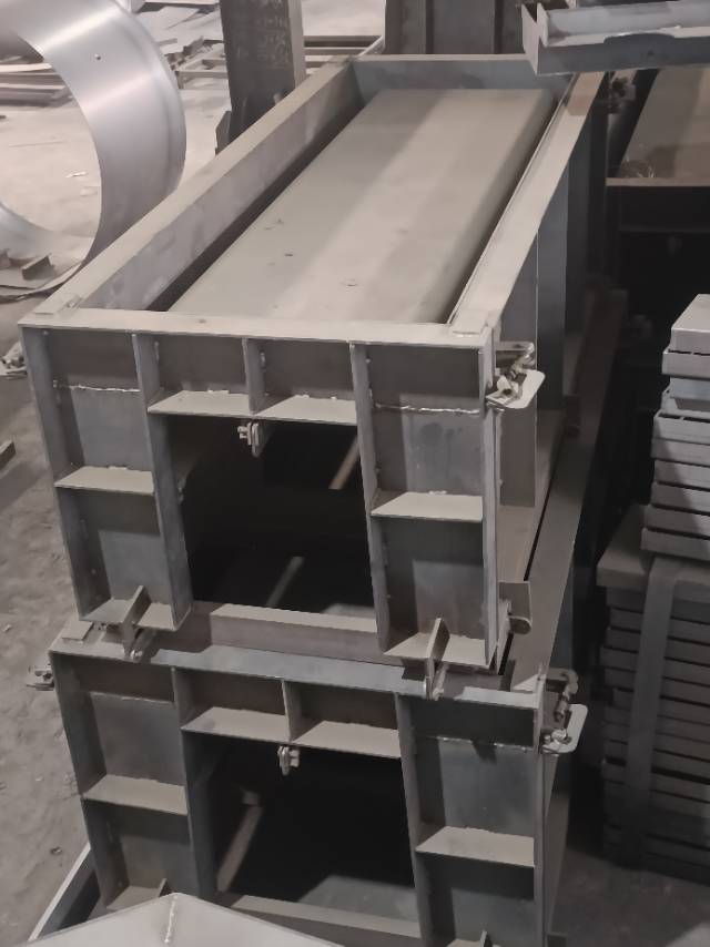 流水槽模具图3