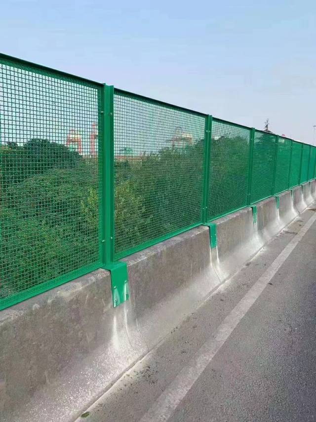 桥下栅栏  隔离栅  防抛网  边坡防护网图3